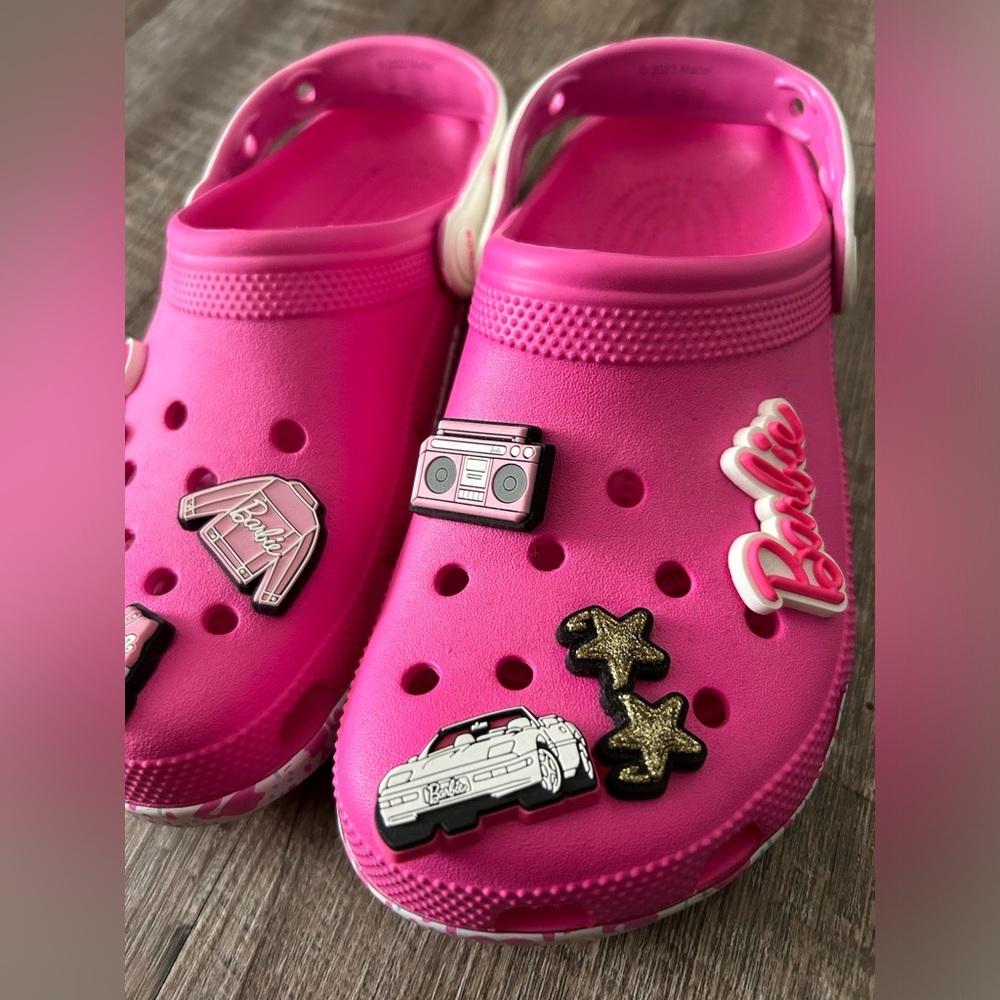 CROCS BARBIE LIKE NEW SIZE 8 - Picture 2 of 7